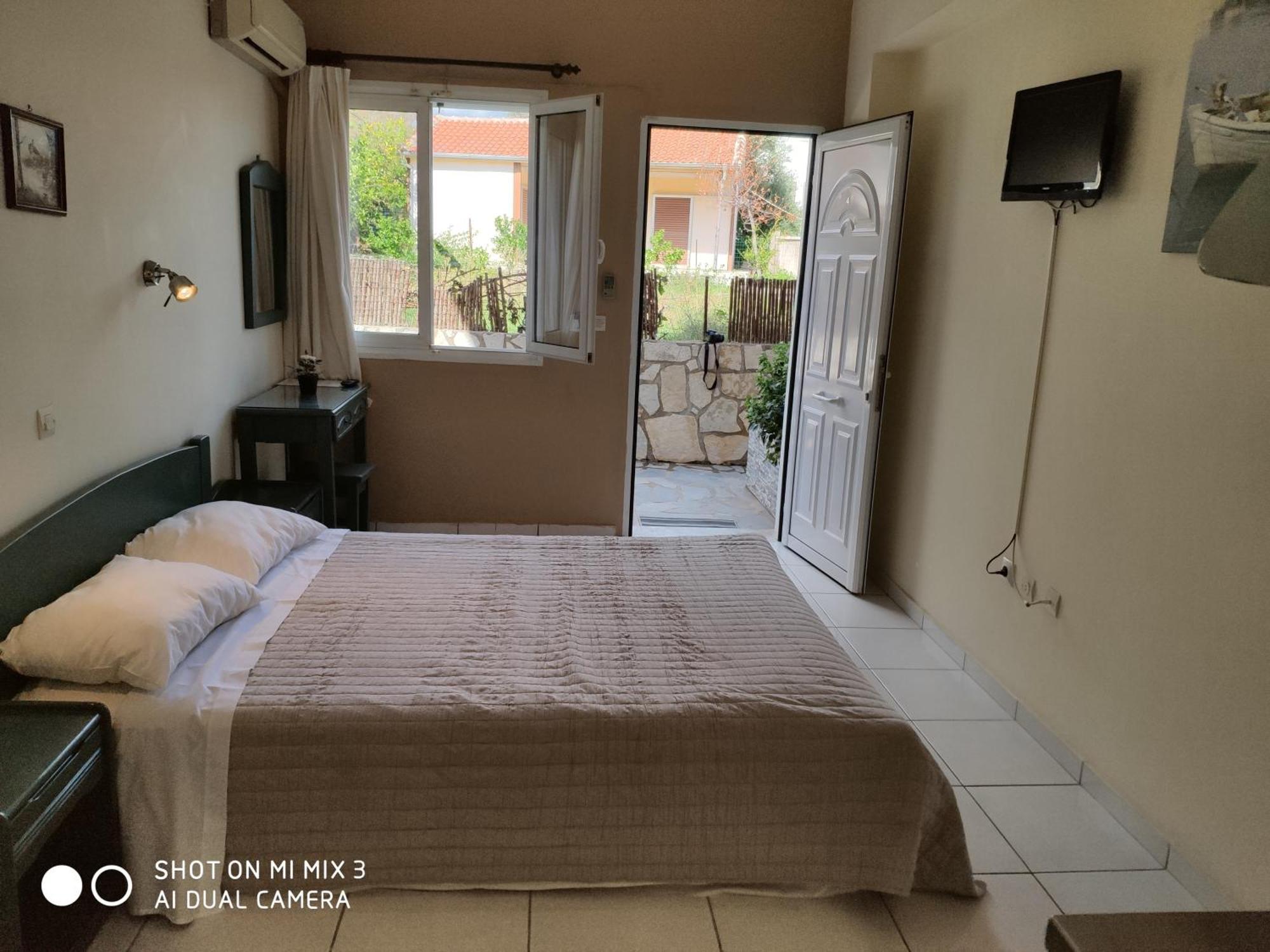 Theodora Studios & Apartments Skala  Luaran gambar