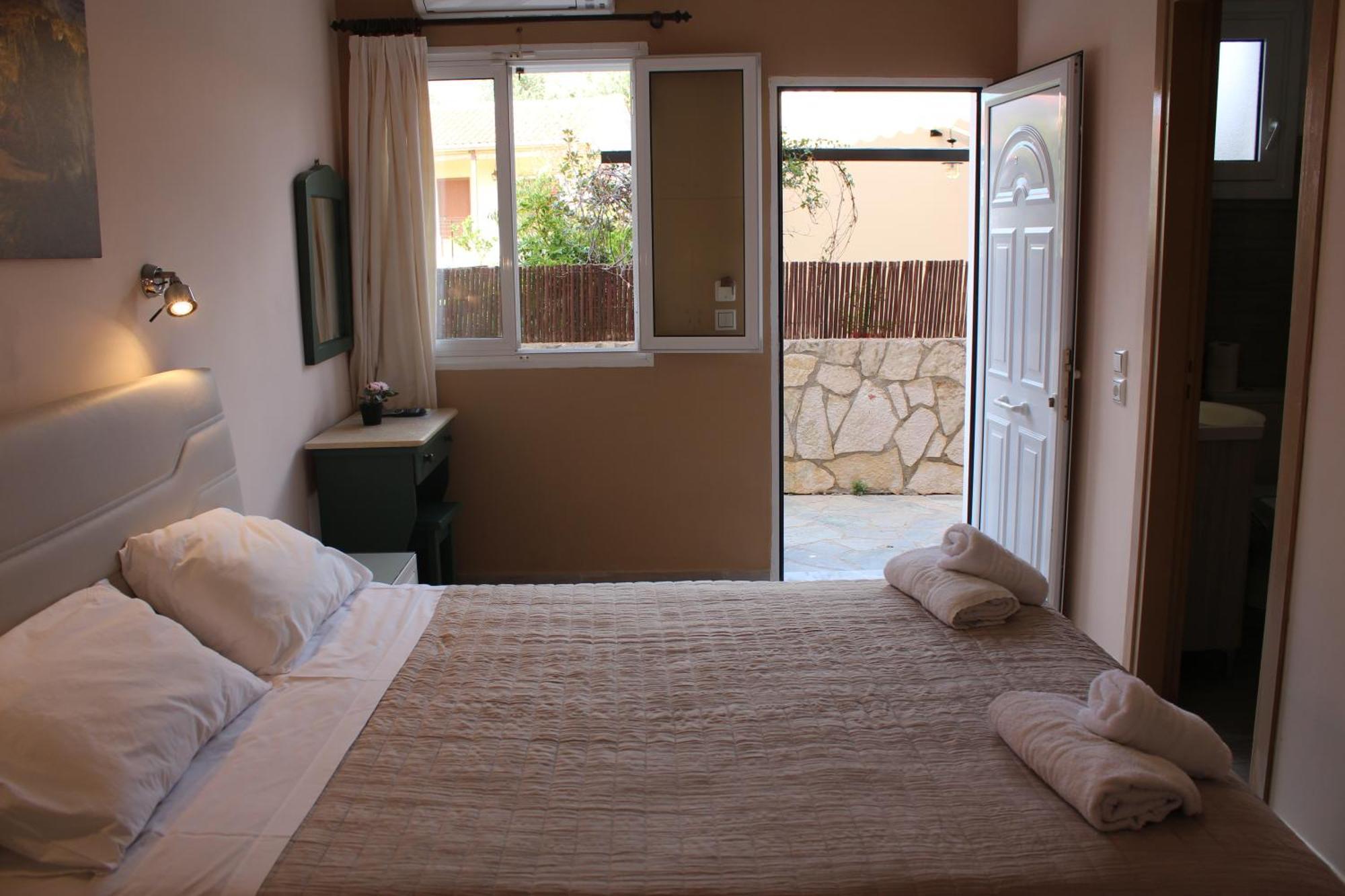 Theodora Studios & Apartments Skala  Luaran gambar