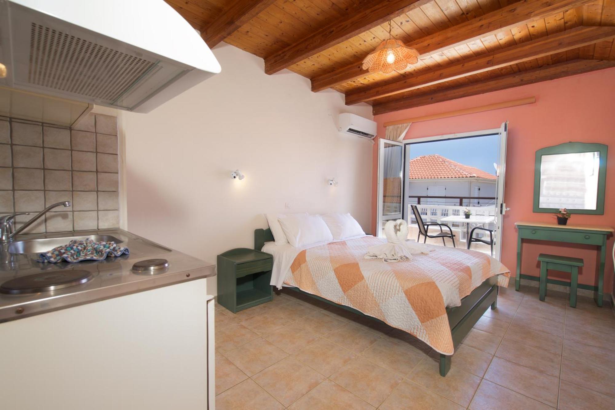 Theodora Studios & Apartments Skala  Luaran gambar